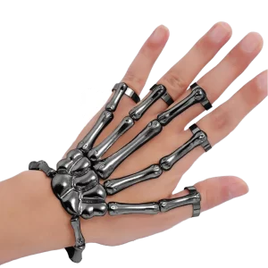 Guante de metal con diseño esquelético, ideal para cosplay y estilo gótico.