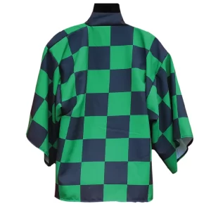 Kimono inspirado en Tanjiro de Demon Slayer con patrón de cuadros verde y negro.